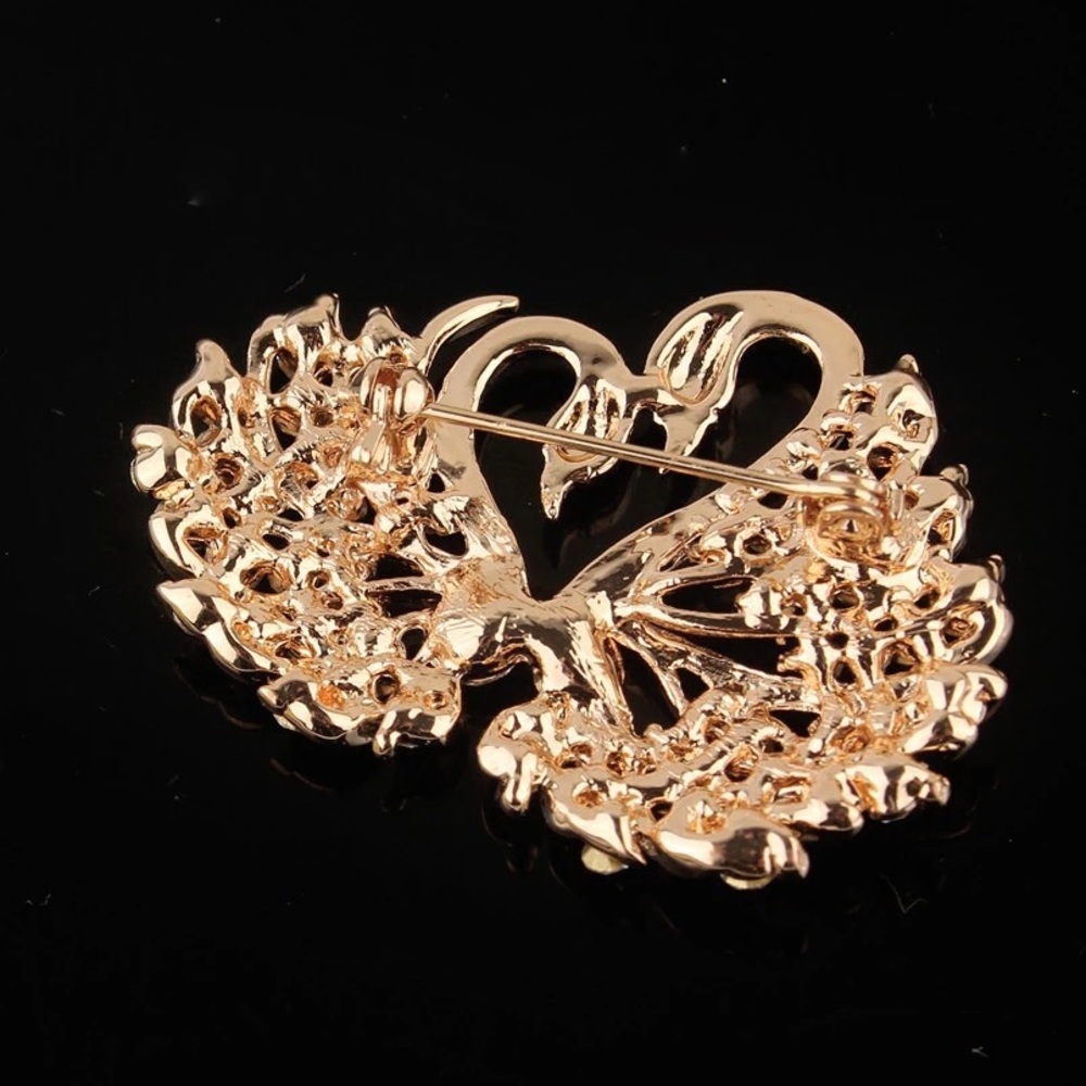 NWOT Pink diamond swan brooch - Picture 3 of 5
